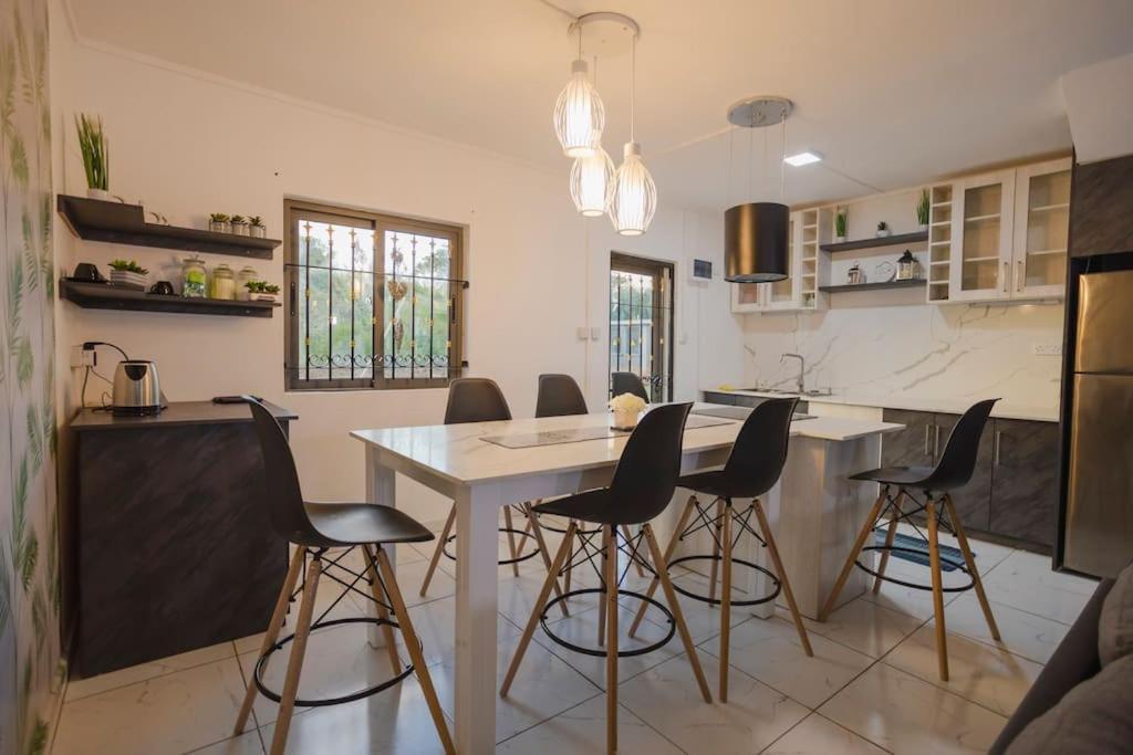 Le Palmiste Lovely 2-Bedroom Duplex With Pool Grand Gaube Extérieur photo